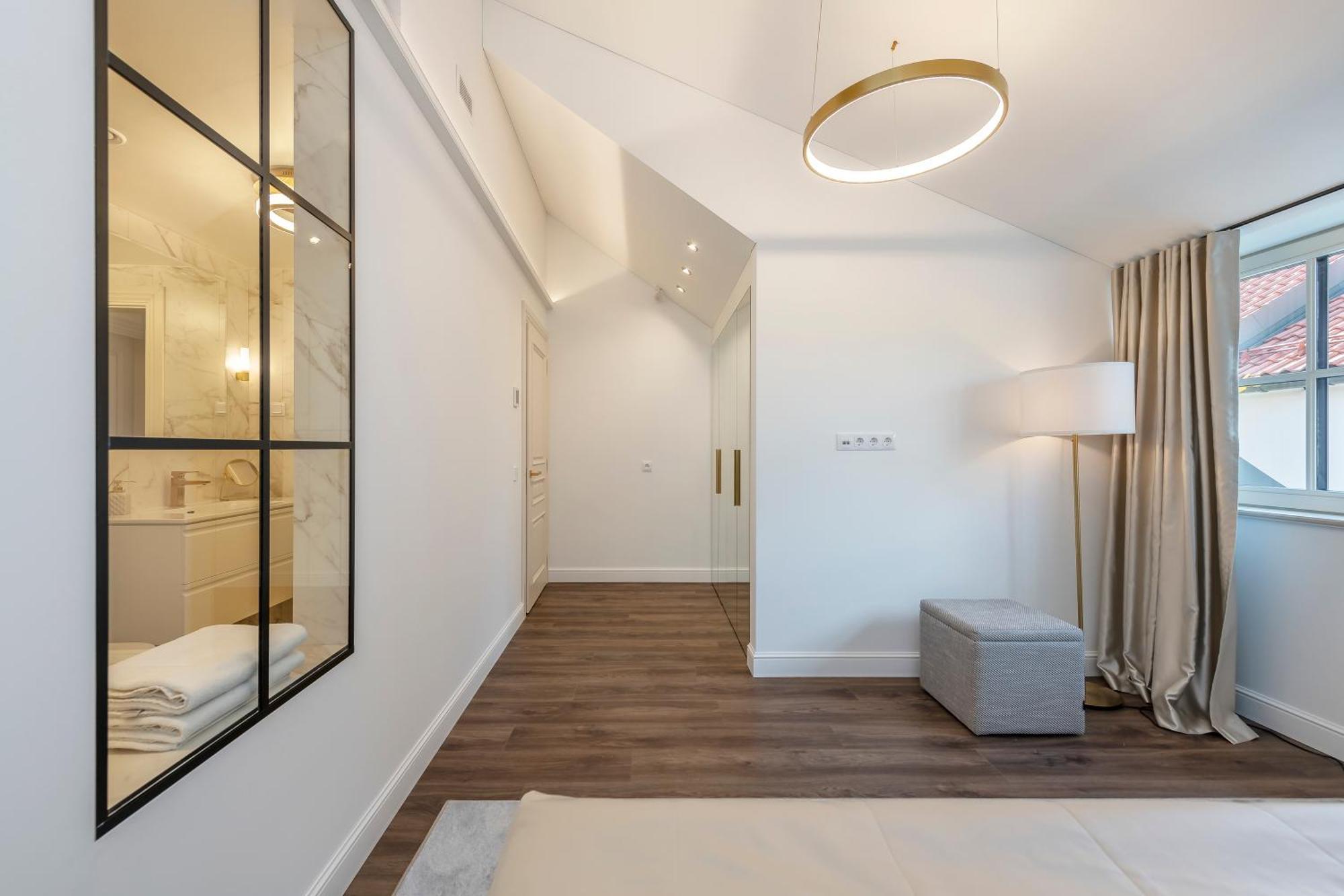 Artsy Exclusive Old Town Residence Gallery Walk Аеропорт Вільнюс Номер фото