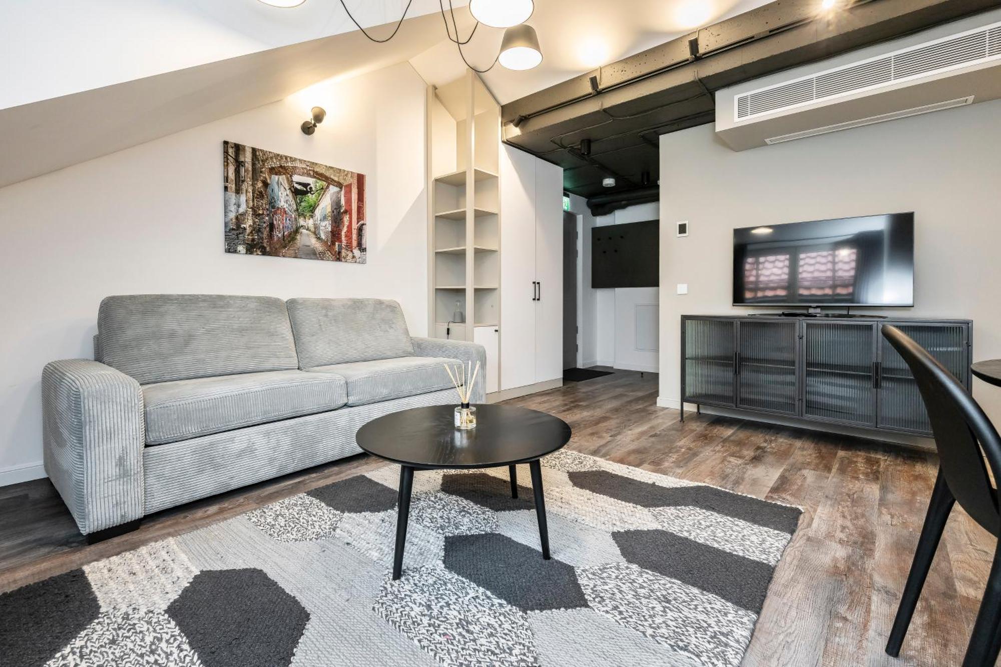 Artsy Exclusive Old Town Residence Gallery Walk Аеропорт Вільнюс Екстер'єр фото
