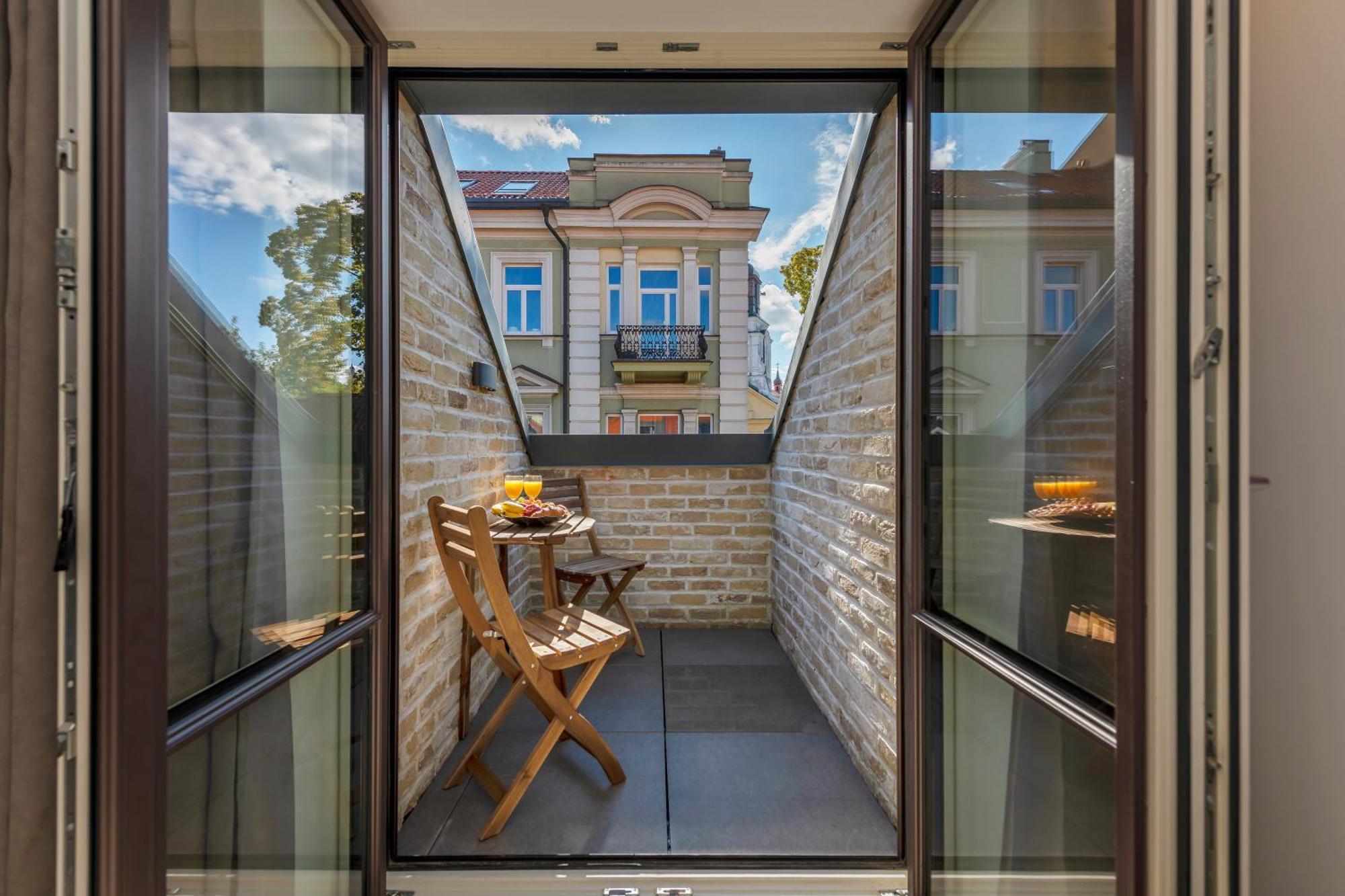 Artsy Exclusive Old Town Residence Gallery Walk Аеропорт Вільнюс Екстер'єр фото